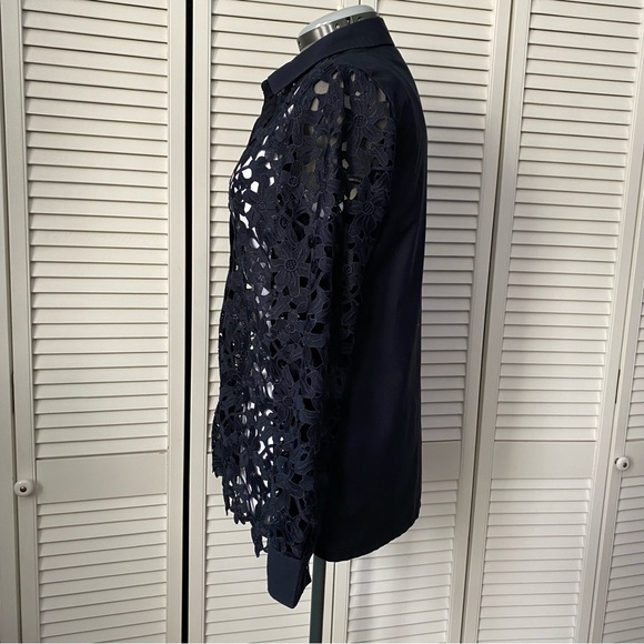 Banana Republic lace front blouse Navy L - Picture 2 of 8